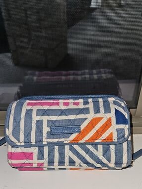 Vera Bradley Quilted Wristlet in Blue, Pink & Orange Accordian Zip Up Wristlet